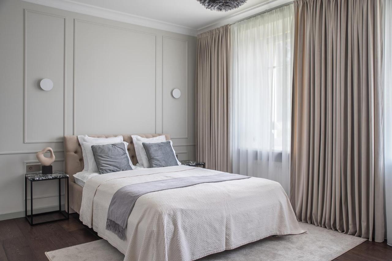 Apartment Place No. 2 *